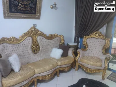 صالون مدهب خشب زان مكون من كنبه واربع كراسي 4