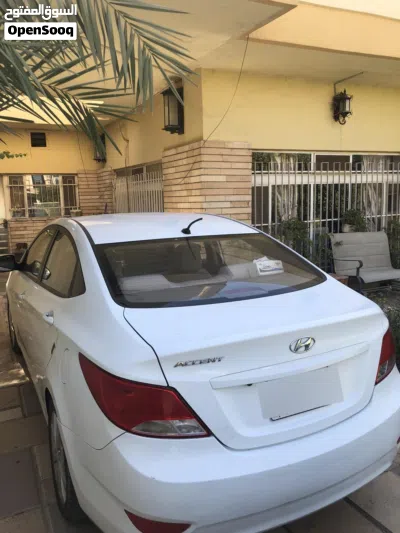 Hyundai Accent Standard 3
