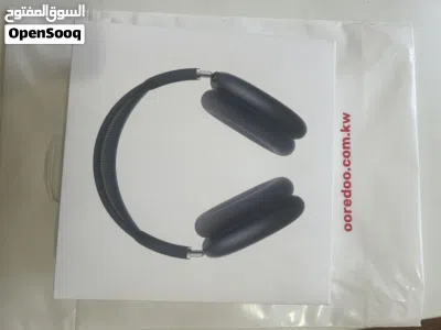 Airpod Max with smart case USB C Model. Brand New. Box Not open 3