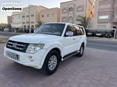 Mitsubishi Pajero GLS 2