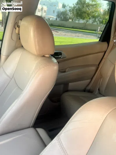 Nissan Pathfinder SV 4