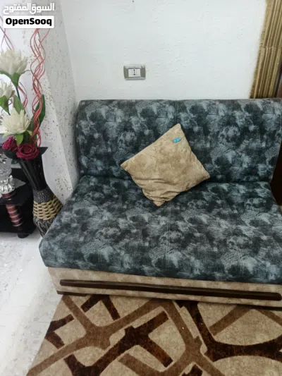 طقم كنب وكورنر للبيع بحالة جيدة جدا 3