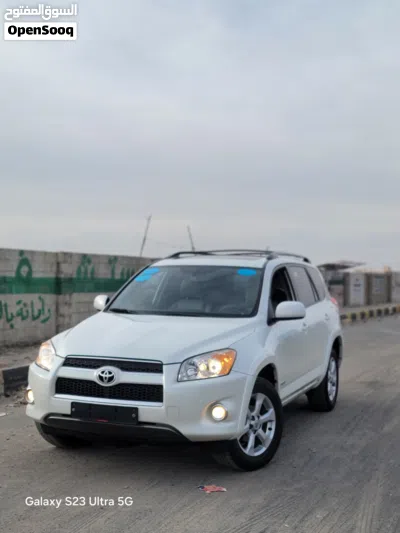 Toyota RAV 4 Limited 2
