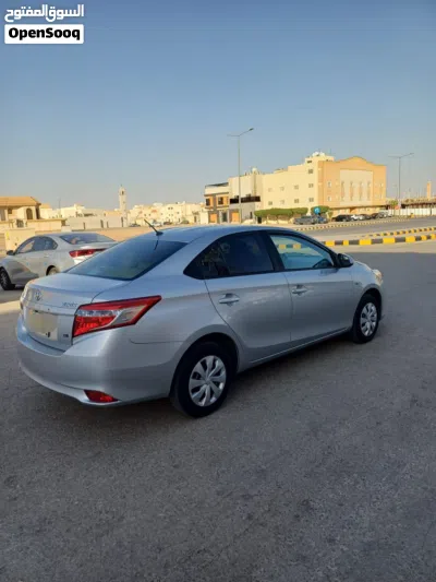 تويوتا يارس E 2