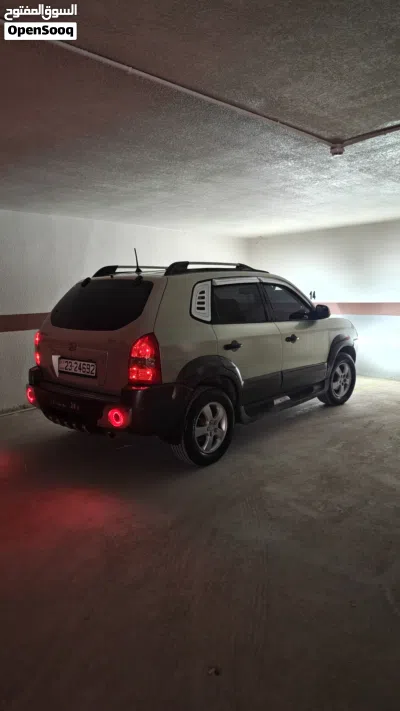 Hyundai Tucson GL 2