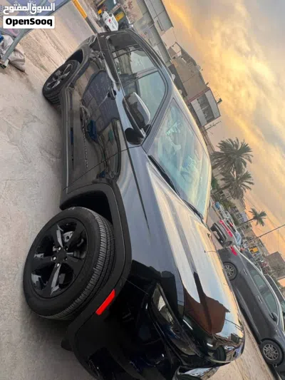 جيب جراند شيروكى L Overland 4X4 3