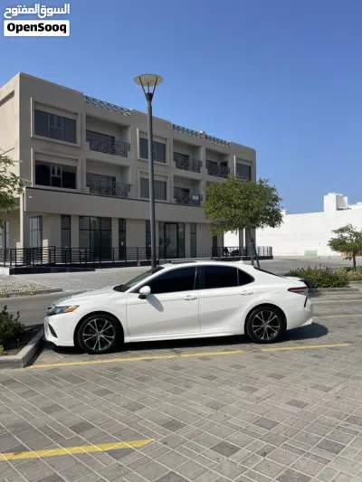 Toyota Camry SE 2