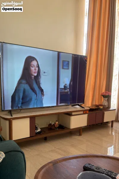 للبيع شاشة TCL بضمان 2