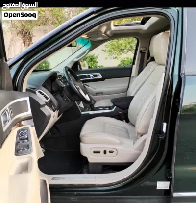Ford Explorer XLT 2