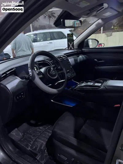 Hyundai Tucson SEL 3