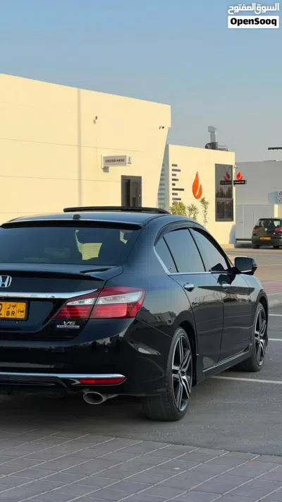 Honda Accord Touring 4