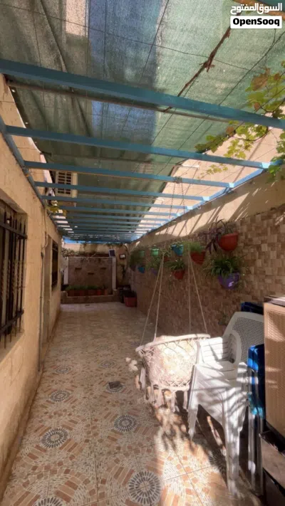 شقة تسوية للبيع بالقرب من دوار الجبالي حي عدن مساحة داخلية 115م وخارجية 100م. 3غرف وصالون ومطبخ بلوط 3