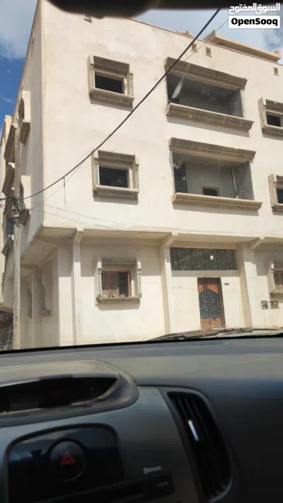 عمارة للبيع 3 أدوار والرابع ملحق / بالقرب من مستوصف القادسيه / غوط الشعال 2