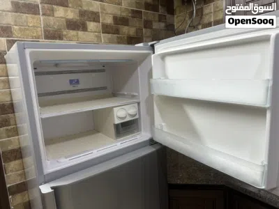 ثلاجة هيتاشي بحالة الجديد حجم وسط بسعر مغري 220 دينار 3
