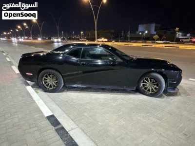 Dodge Challenger SXT 2