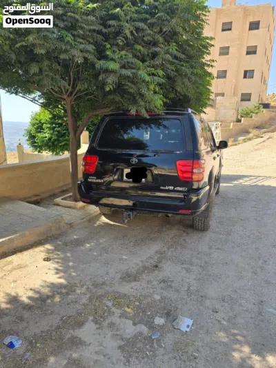 Toyota Sequoia SR 5 2
