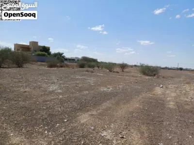 ارض سكنى بالمنامة 8 رابع قطعة من الاسفلت خلف المدارس 4