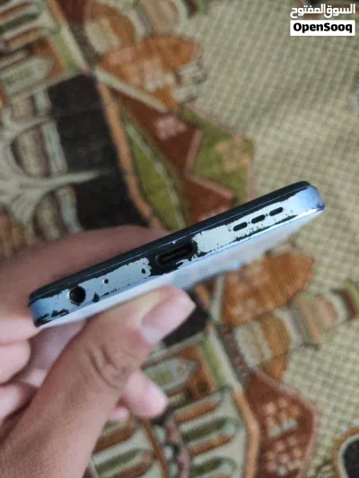 تليفون للبيع 16 رام 256 جيجا الجهاز في خدوش على الشاشه انا بتاثر للبيع بسعر 45 مقابل التفاوض 3