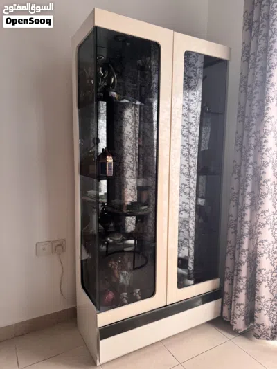 Glass Showcase Cupboard with Drawer & Spotlights 2