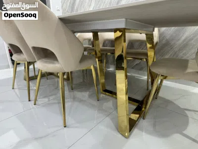 طاولة طعام استخدام شهر واحد جديدة 2