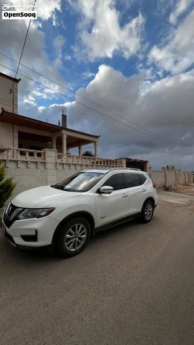 Nissan Rogue S 4