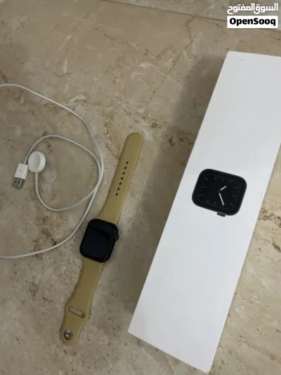 Apple Watch Series 5 – 44mm GPS 2