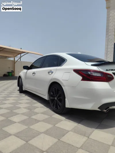 Nissan Altima SR 3