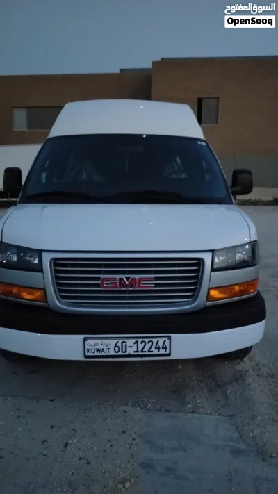GMC Savana 3