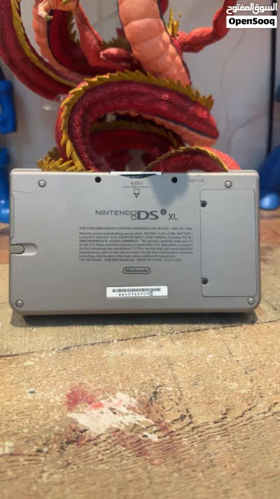 للبيع جهاز نتندو DS XL 4