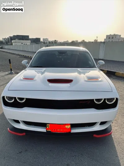 Dodge Challenger SRT8 Hellcat 2