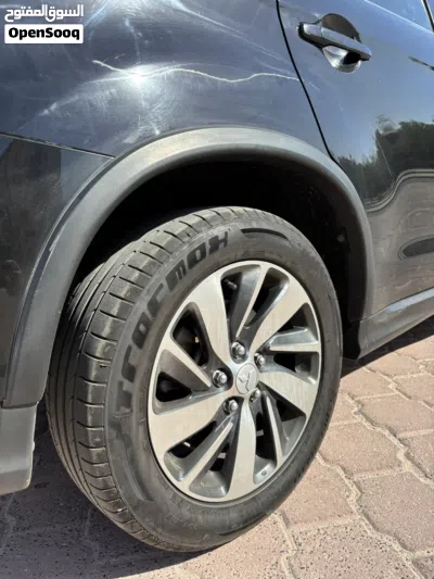 ميتسوبيشي ASX GLX 4