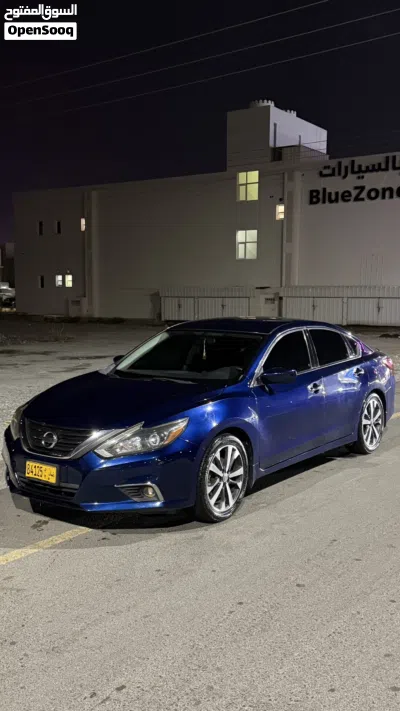 Nissan Altima SR 2