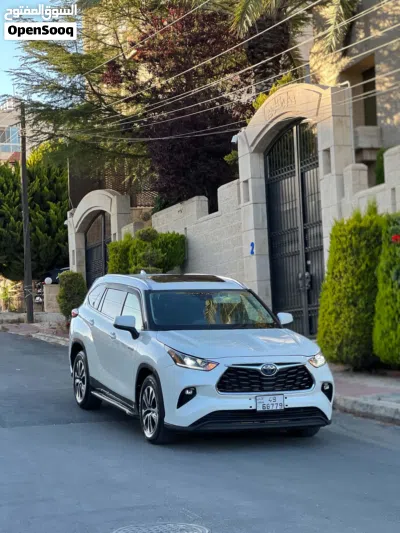 Toyota Highlander XLE 2
