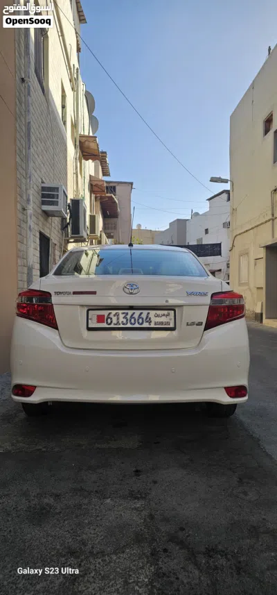 Toyota Yaris E 2