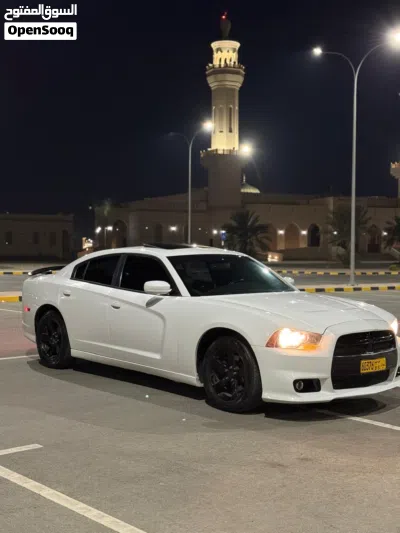 Dodge Charger SXT 2