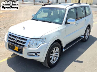 Mitsubishi Pajero GLS Top 2