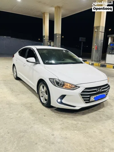 Hyundai Avante Standard 2
