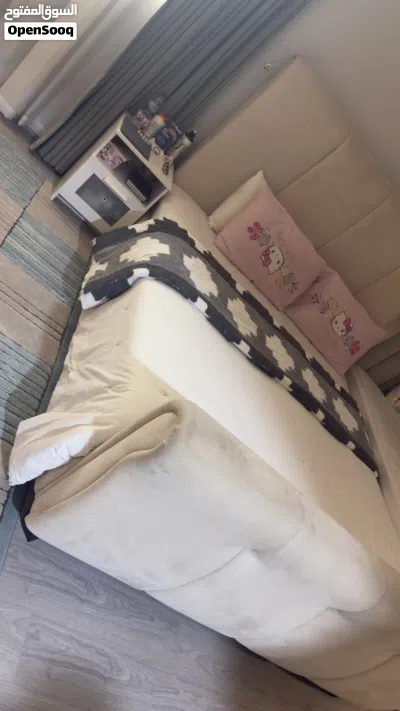 Bed with mattress 2