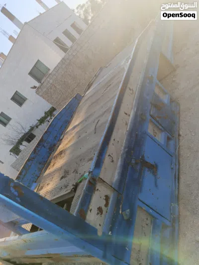 سطحة تركب على 813 او 814 طول 5 ونص 2