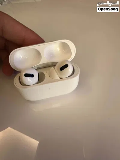 سماعات AirPods Pro (الجيل الأول) 4