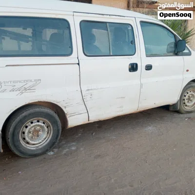 Hyundai H1 Standard 2