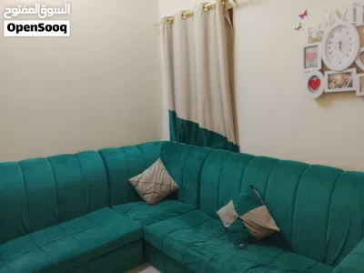 غرفة جلوس كورنر مع سجادة عدد 2 وستائر تابعة لها بحالة جيدة بسعر حلو قابل للتفاوض 2
