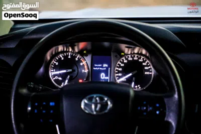 Toyota Hilux SR5 3
