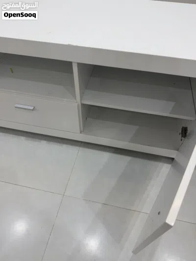 طاولة تلفزيون مودرن للبيع/Modern TV Table for Sale 4
