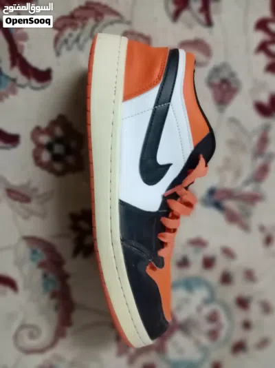 Nike air Jordan (black and orange mixed colors) size 43 3