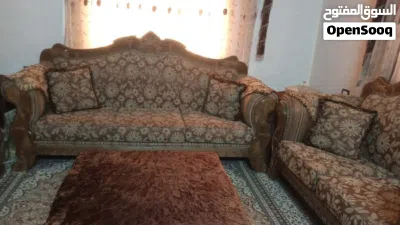 طقم كنب خشب زان وسويد 9 مقاعد مع سجادته ب 300 د 2
