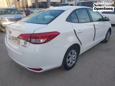 Toyota Yaris E 3