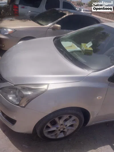 Nissan Tiida 2