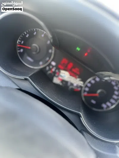 كيا كادينزا Standard 4
