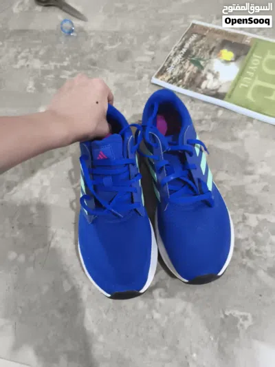 Adidas blue striped good condition clean shoes 4